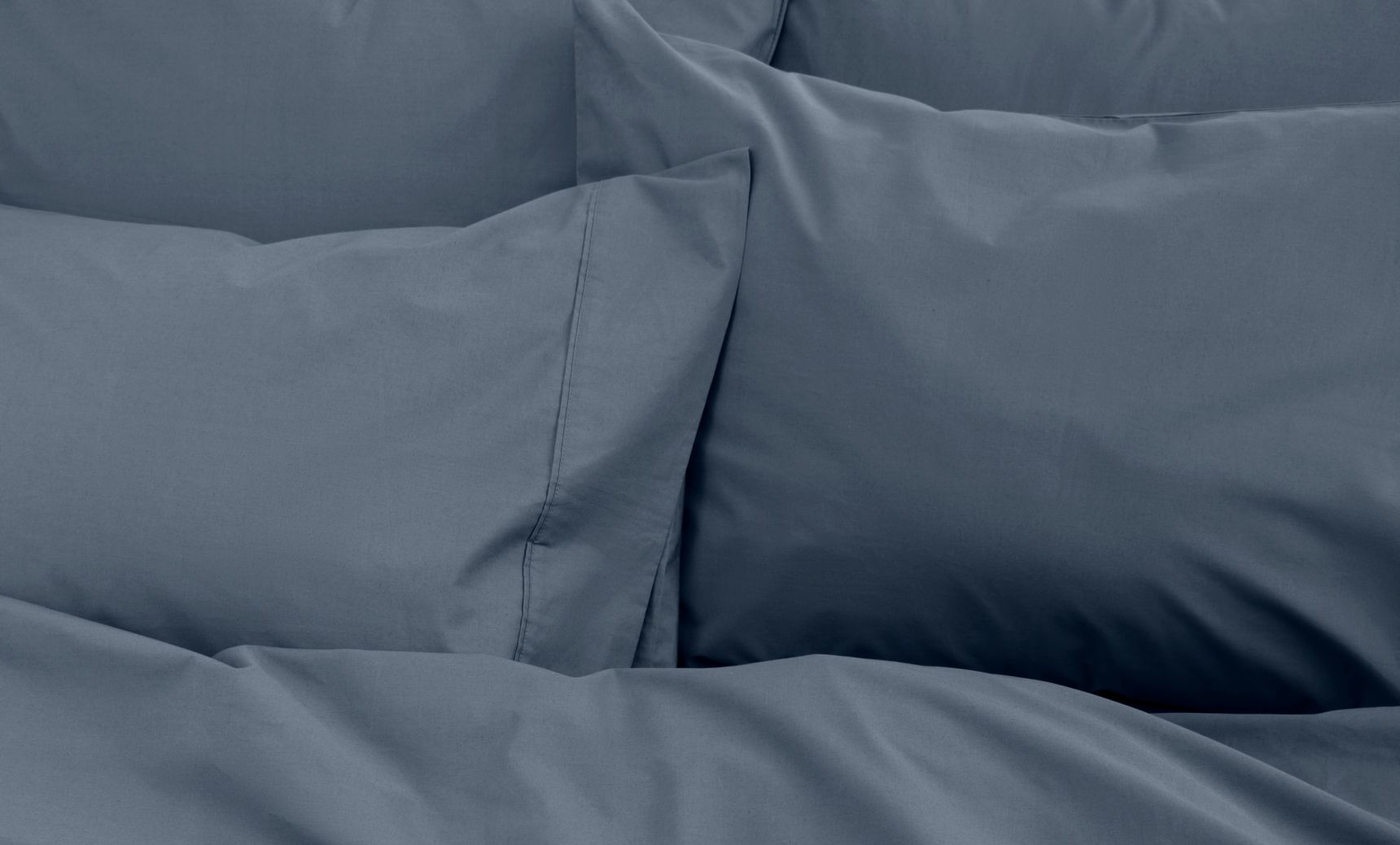 Endy Organic Cotton Pillowcase Cover (Percale) in Midnight Navy colourway.