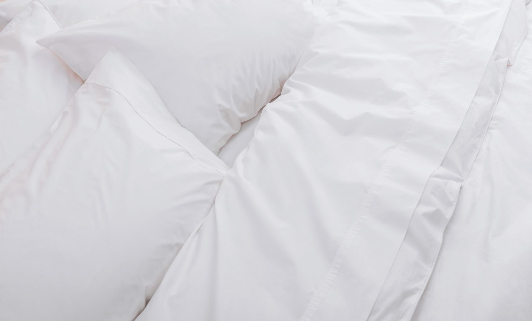 Endy Organic Cotton Pillowcase Cover (Sateen) in Alpine White colourway.