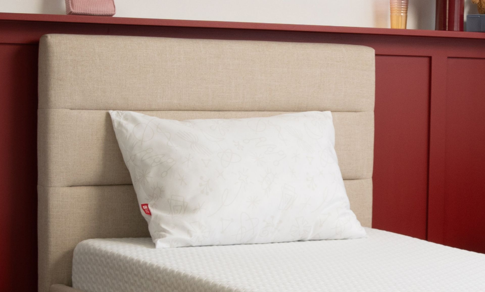 The Endy Petit Pillow on an Endy Petit Mattress