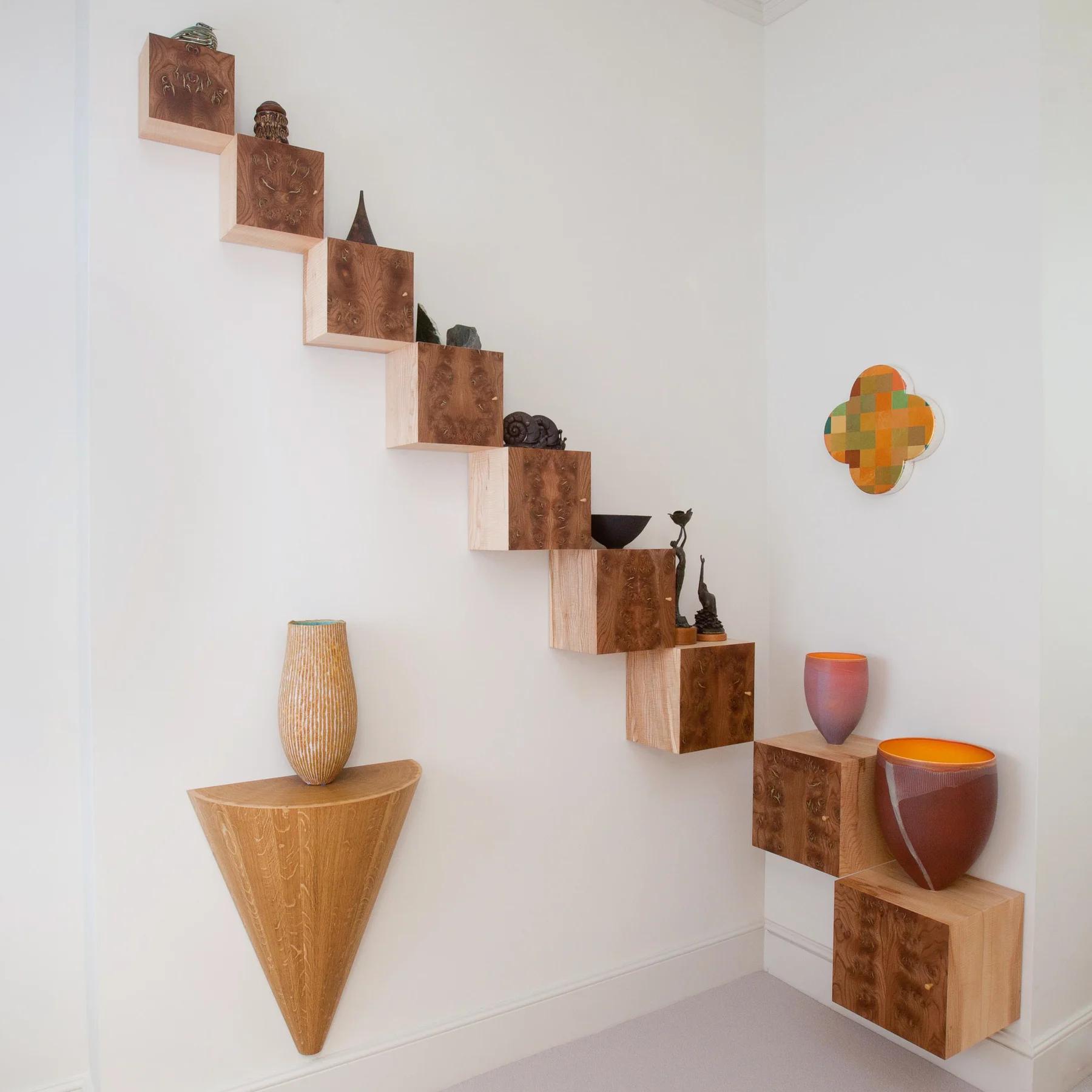Square & Oblique Wall-climbing Storage