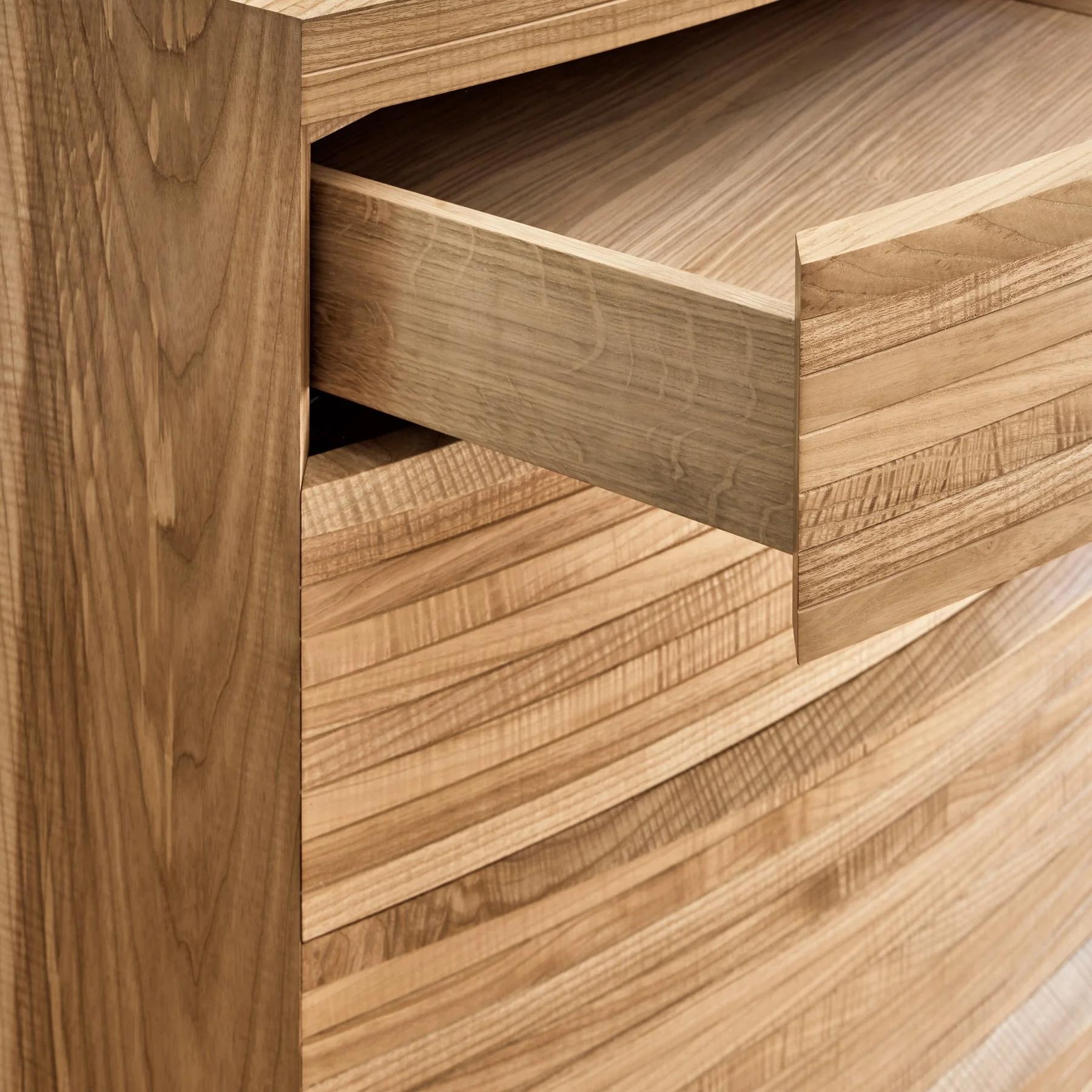 Bowfront Chest — image 4