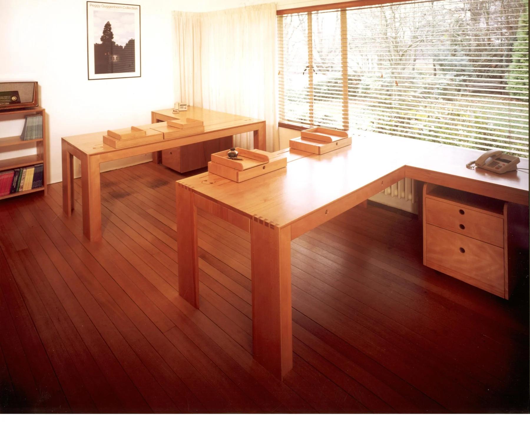 Partners’ Desk Ii