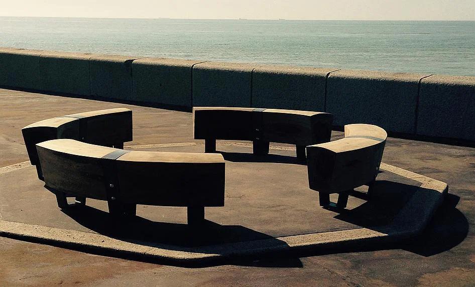 Folkestone Harbour Arm — image 5