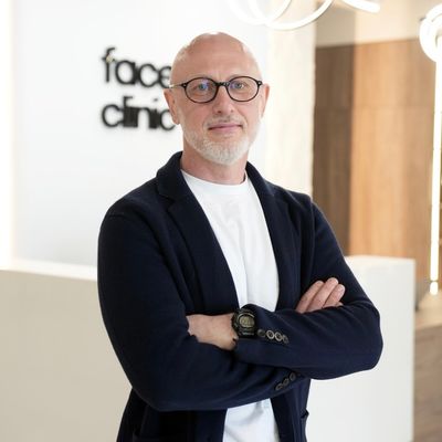 Хірург Володимир Сажиєнко