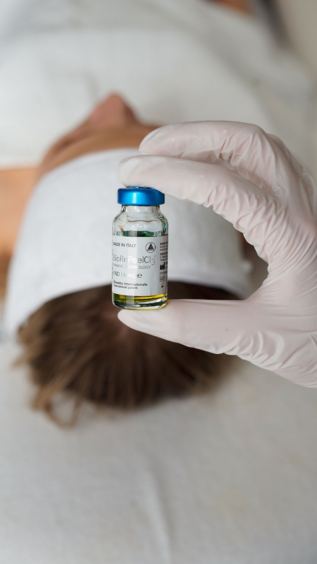 Пілінги PRX-T33 та BioRePeel: омолодження та відновлення шкіри без болю та реабілітації