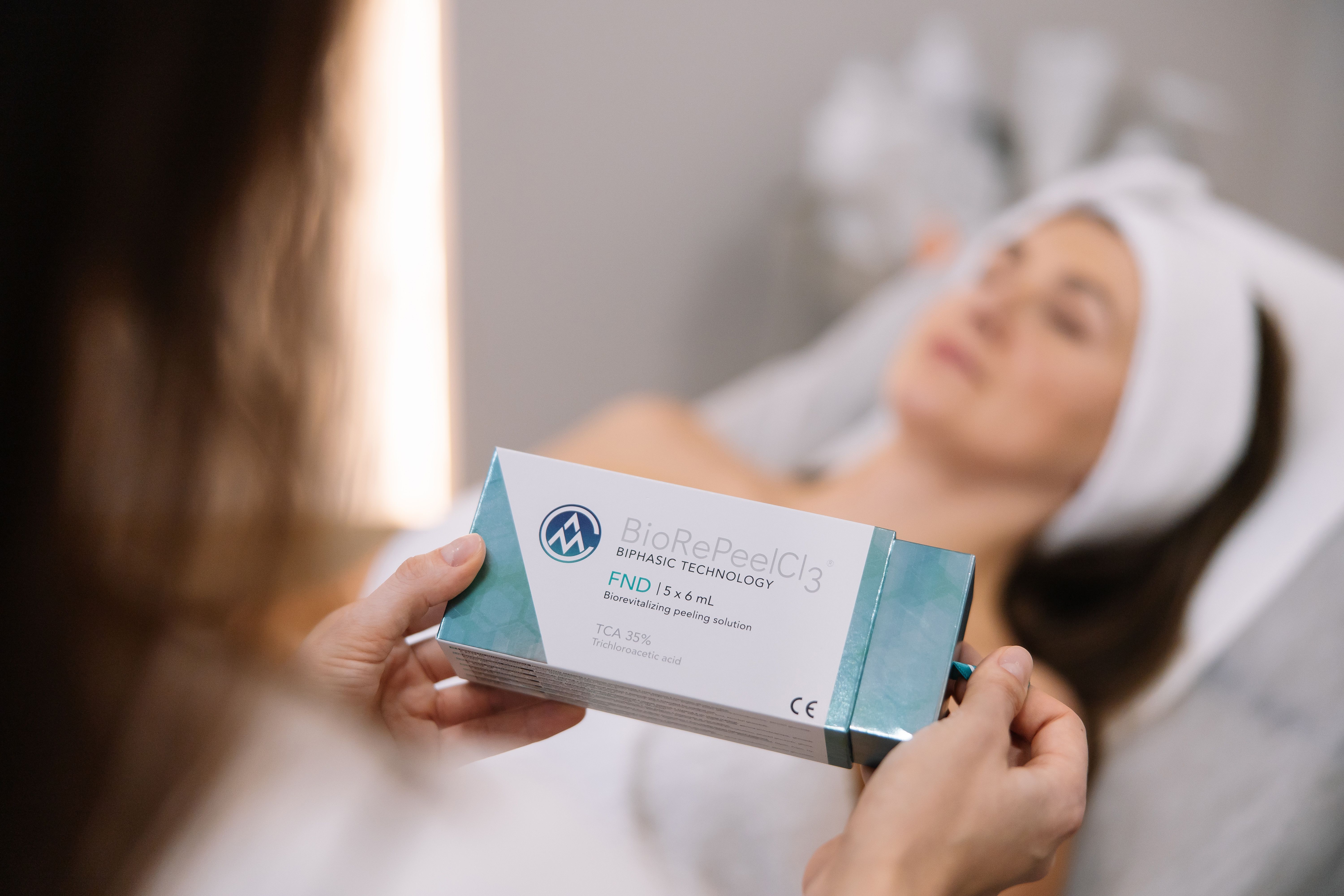 ВАКУУМНА ОЧИСТКА ШКІРИ "AQUAPURE" + ПІЛІНГ BioRePeel