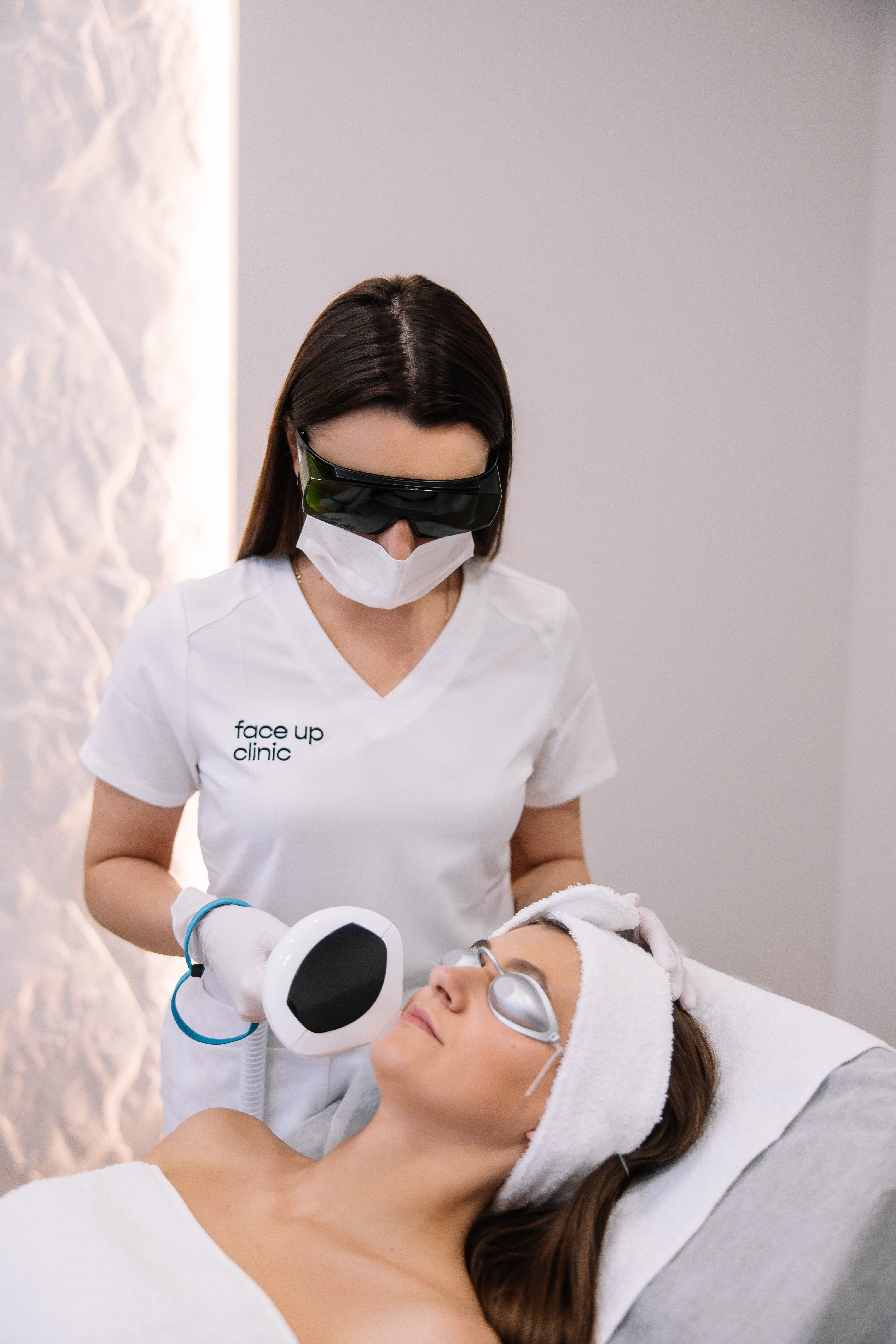 Фототерапія IPL Triton InMode: покращення стану шкіри та боротьба з пігментацією