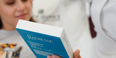 Векторний ліфтинг Radiesse: Професійне відновлення втрачених контурів обличчя