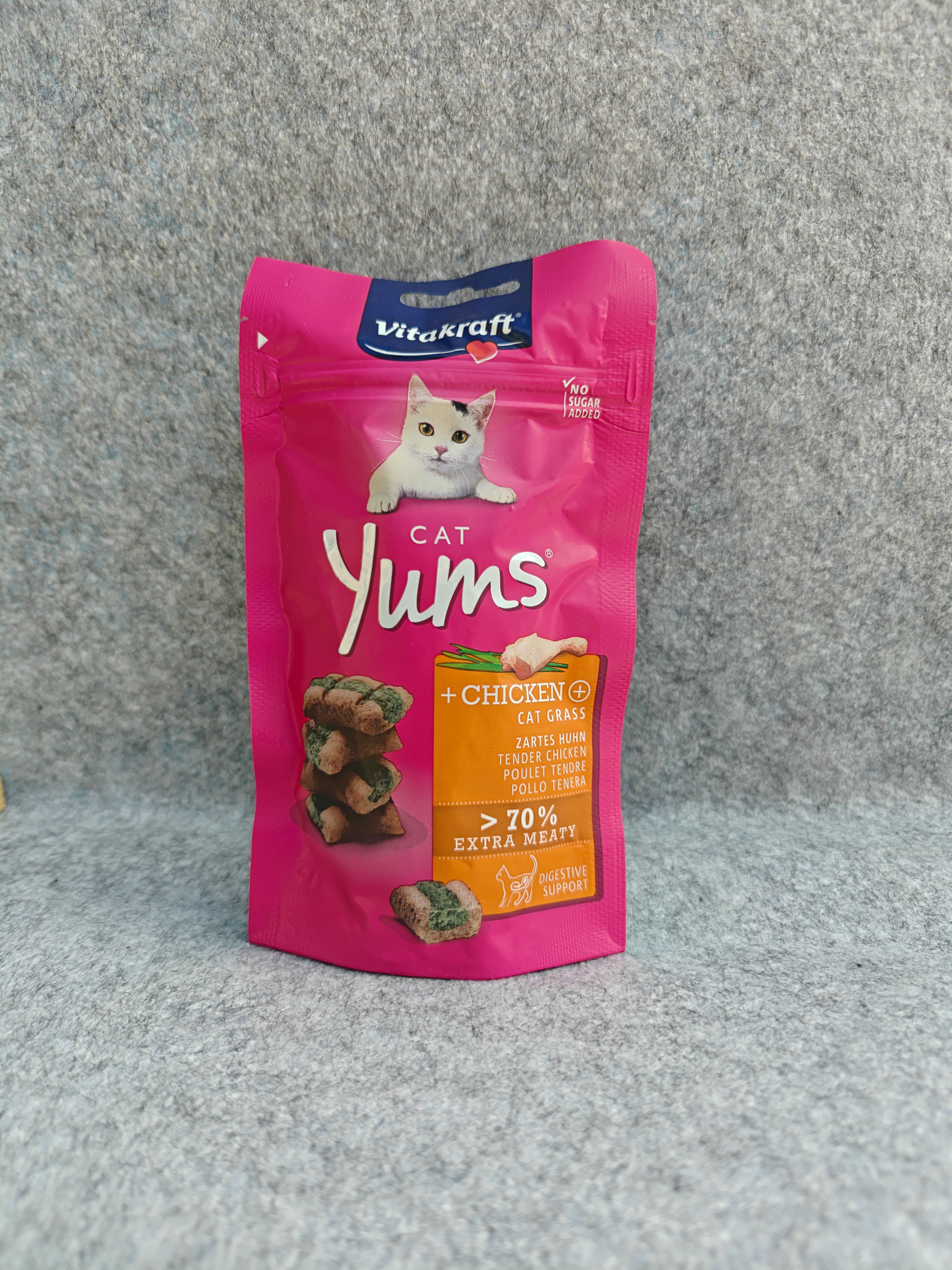Cat Yums Chicken & Cat grass