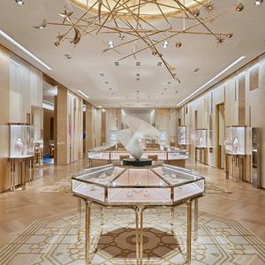 Peter Marino, top architect of luxury stores, designs with materials in  mind