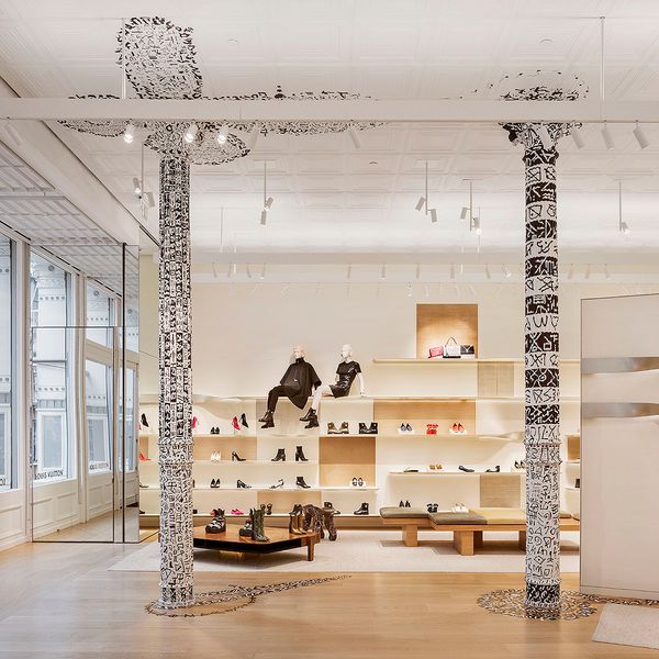 Inside Peter Marino's New Art-Inspired Louis Vuitton Flagship in Paris -  Galerie