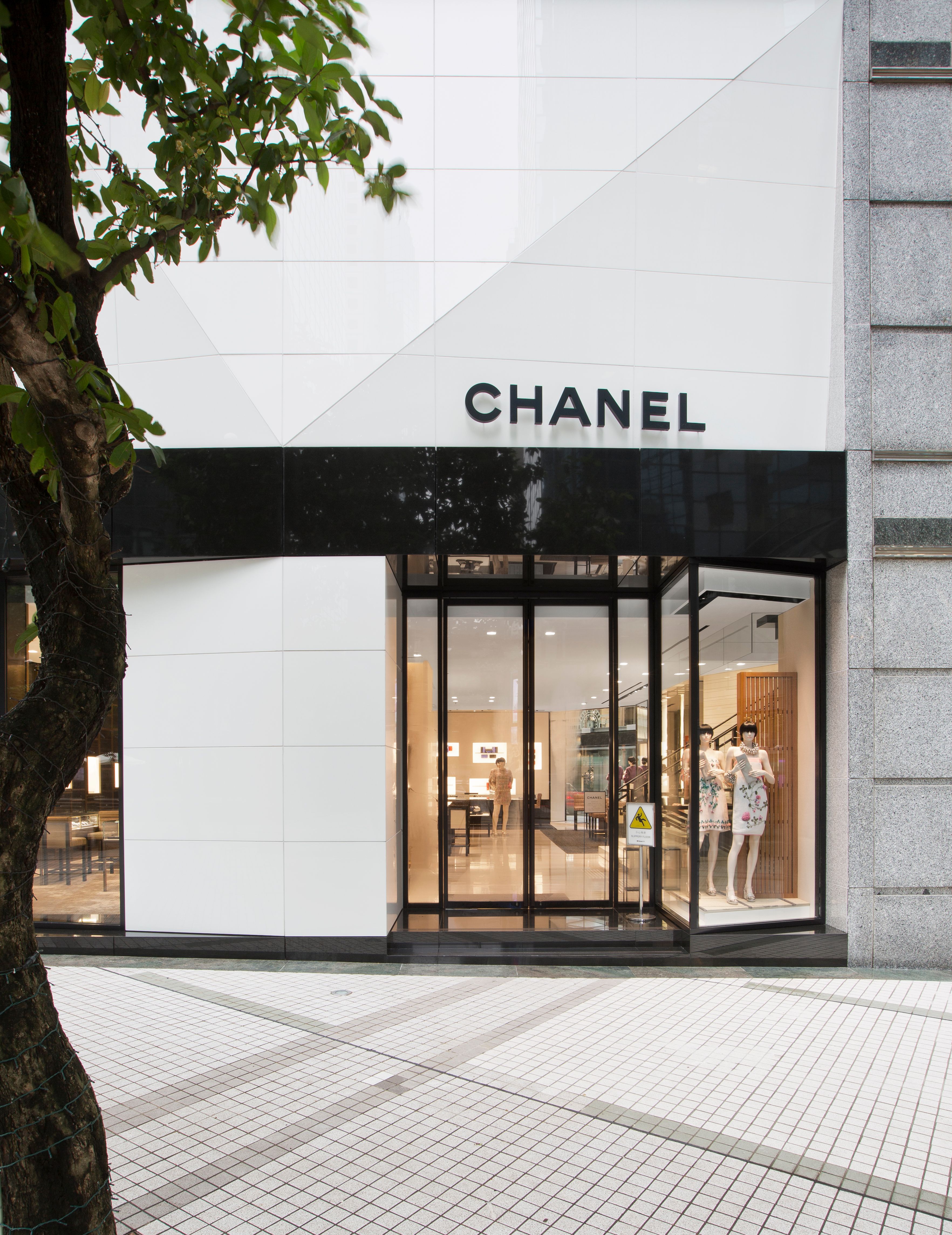 CHANEL アート作品 店舗外観