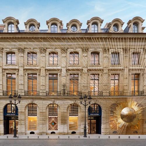 Louis Vuitton Place Vendôme, Featured Image