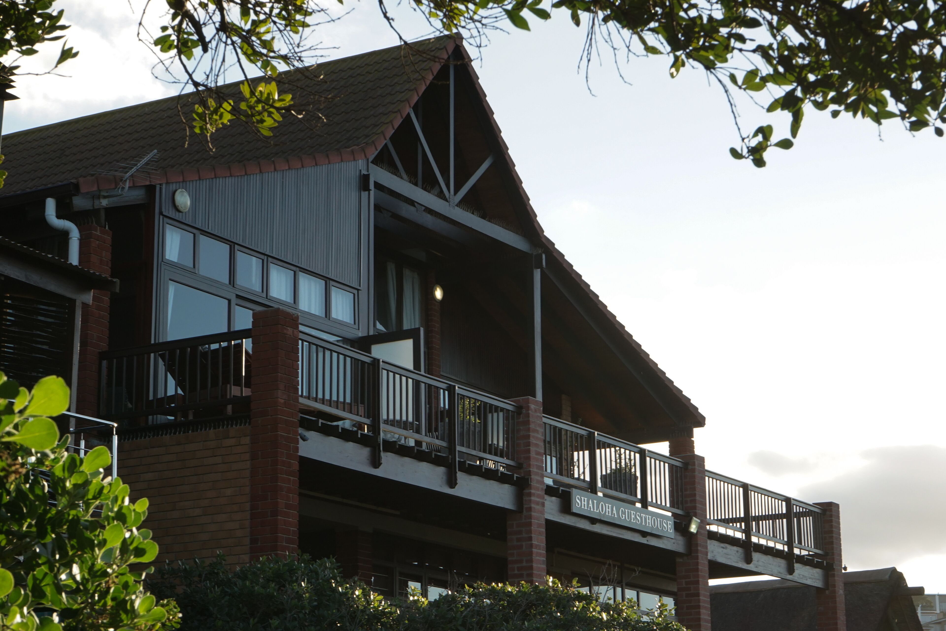 Shaloha Guesthouse on Supertubes