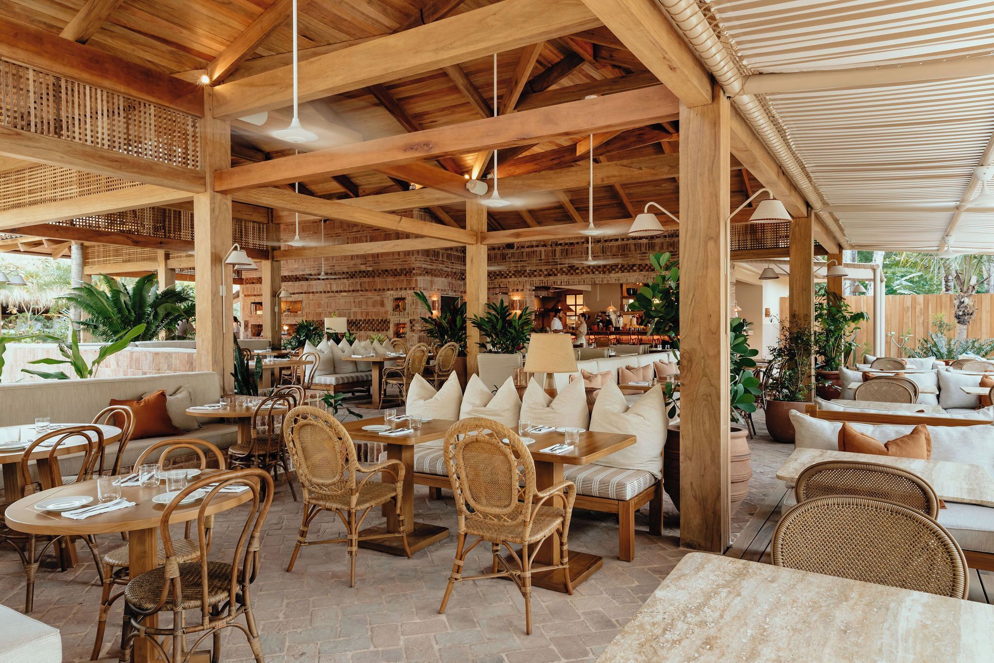 Hotel Fermata — THE DESIGN