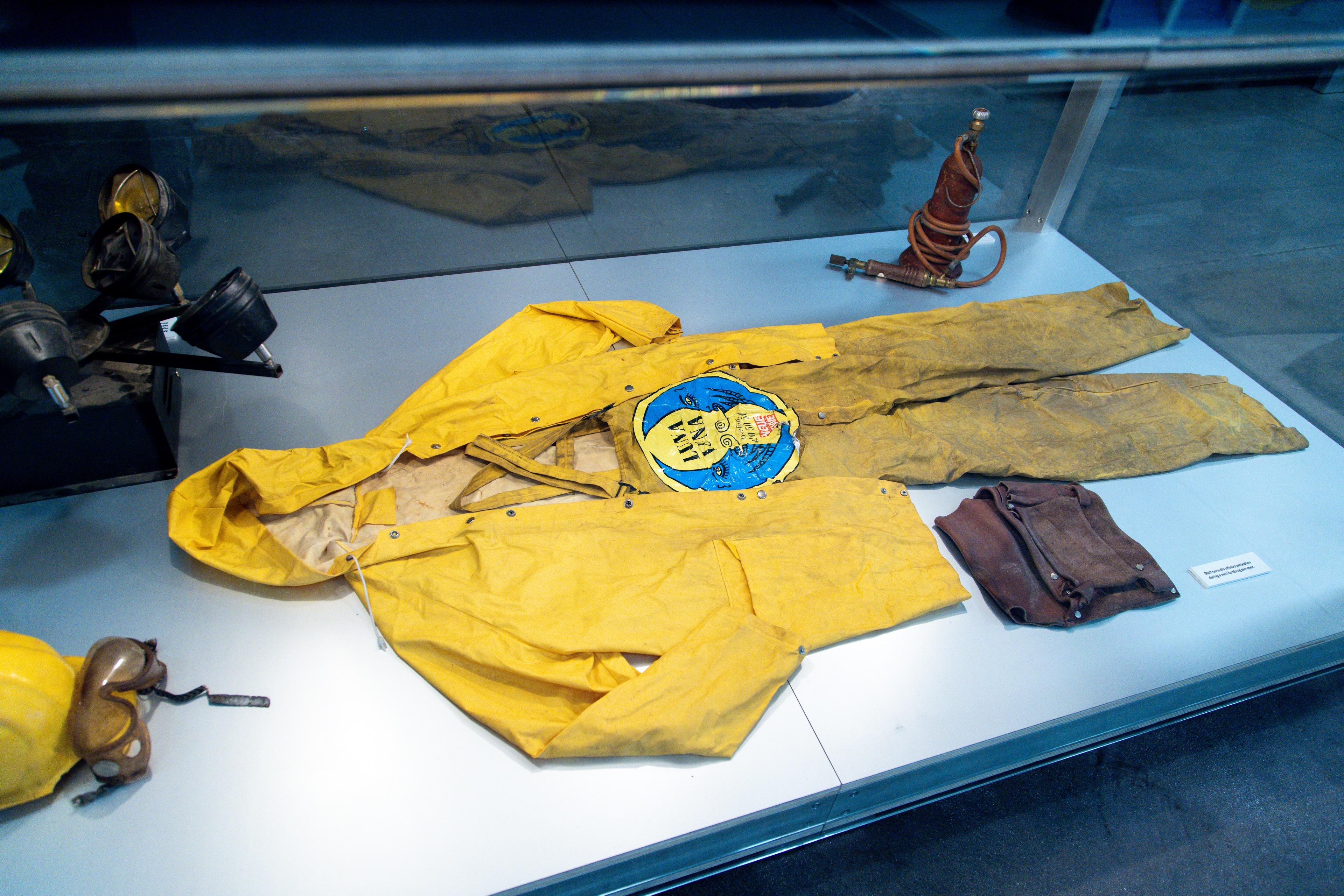 Luna Luna Forgotten Fantasy original yellow staff rain suit inside clear display case