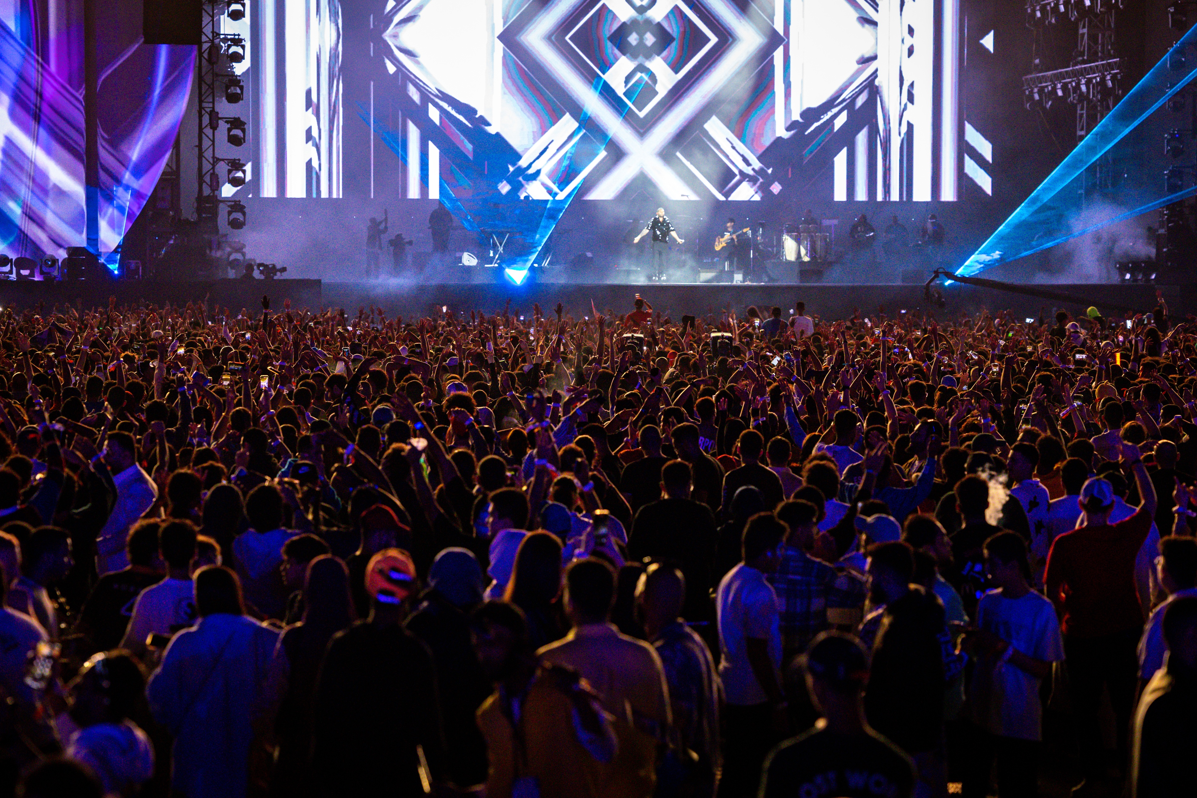 Formula 1 Saudi Arabia performer on stage with crowd