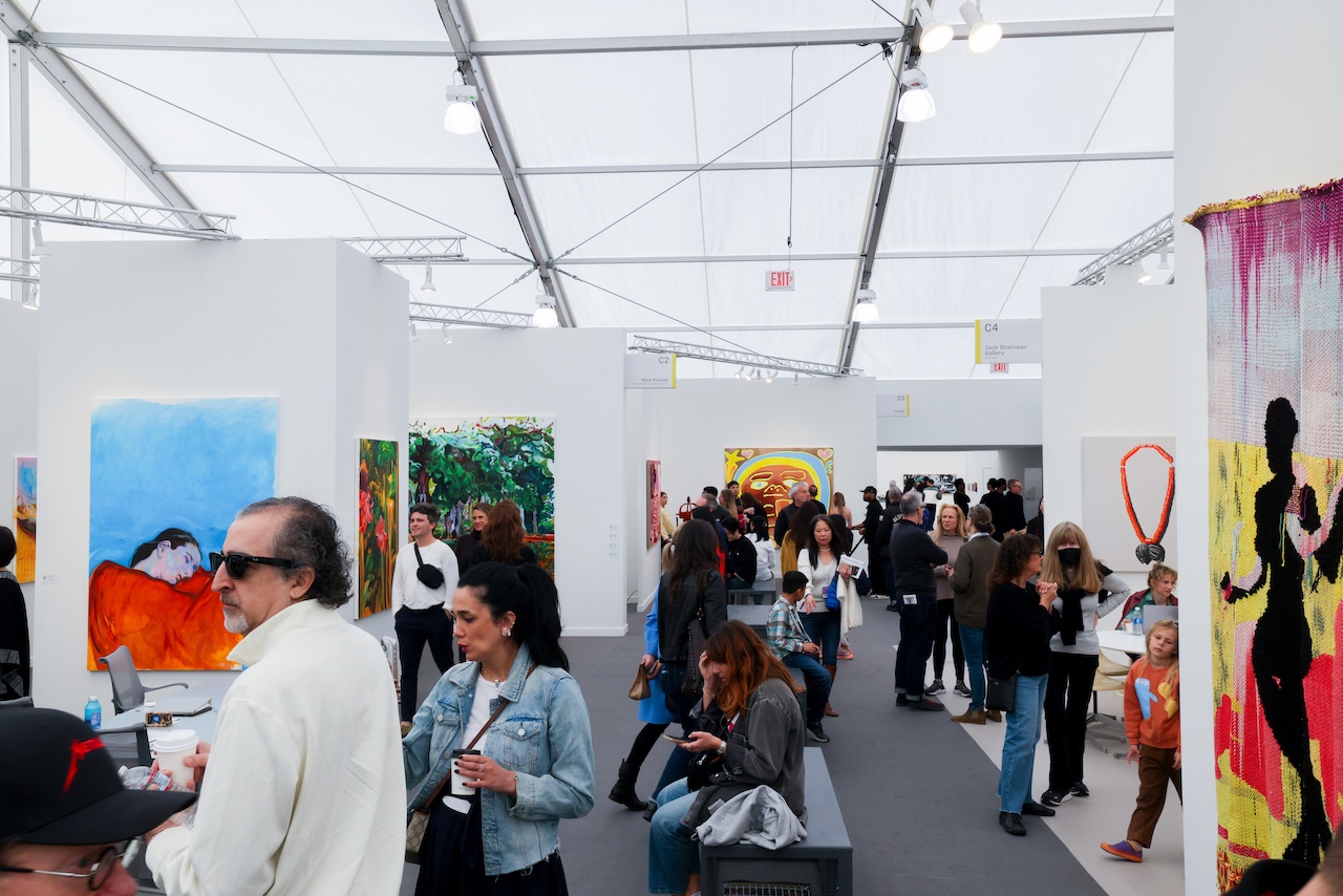 Frieze Los Angeles gallery featuring art work and attendees