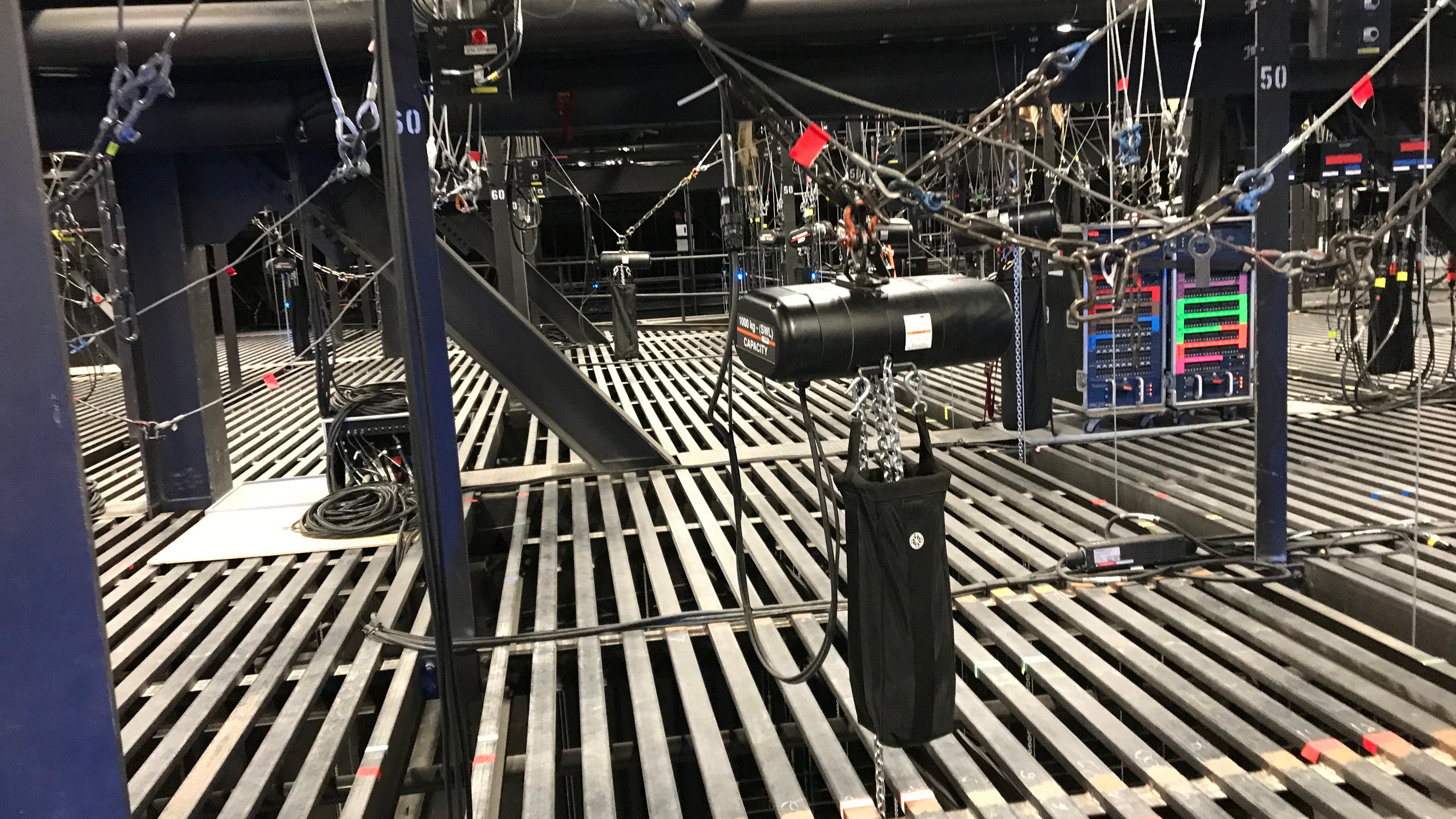 Complex system of winches with harnesses
