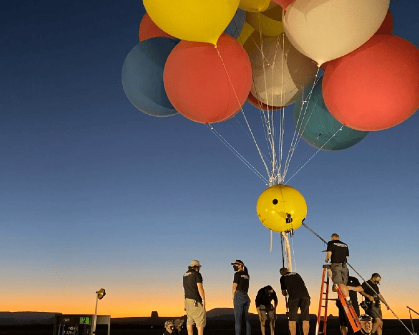 team with hot air baloons