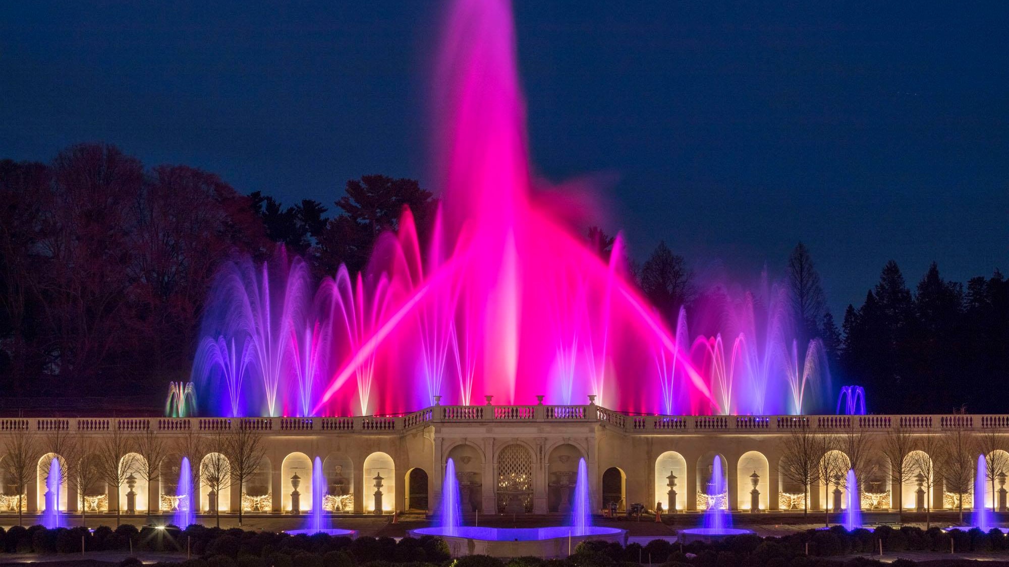 Outdoor garden water show
