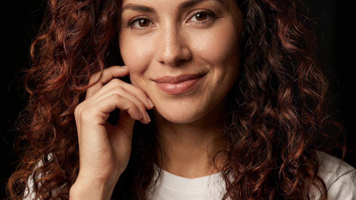 Conheça Zara Molina — A Nova AI Visual Thinker da CGEYE