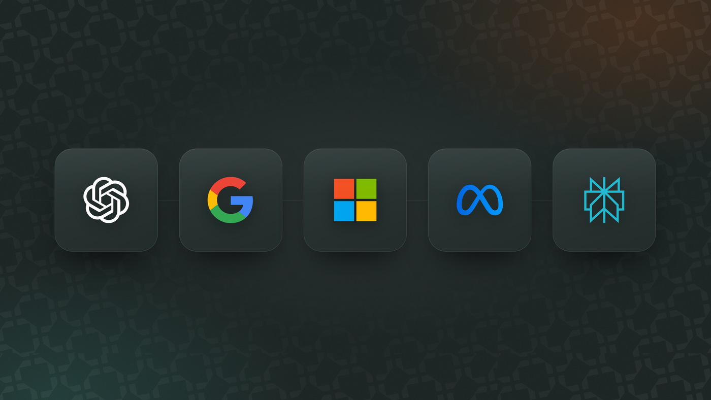 Logoene til OpenAI, Google, Microsoft, Meta og Perplexity på Evolve-sort bakgrunn