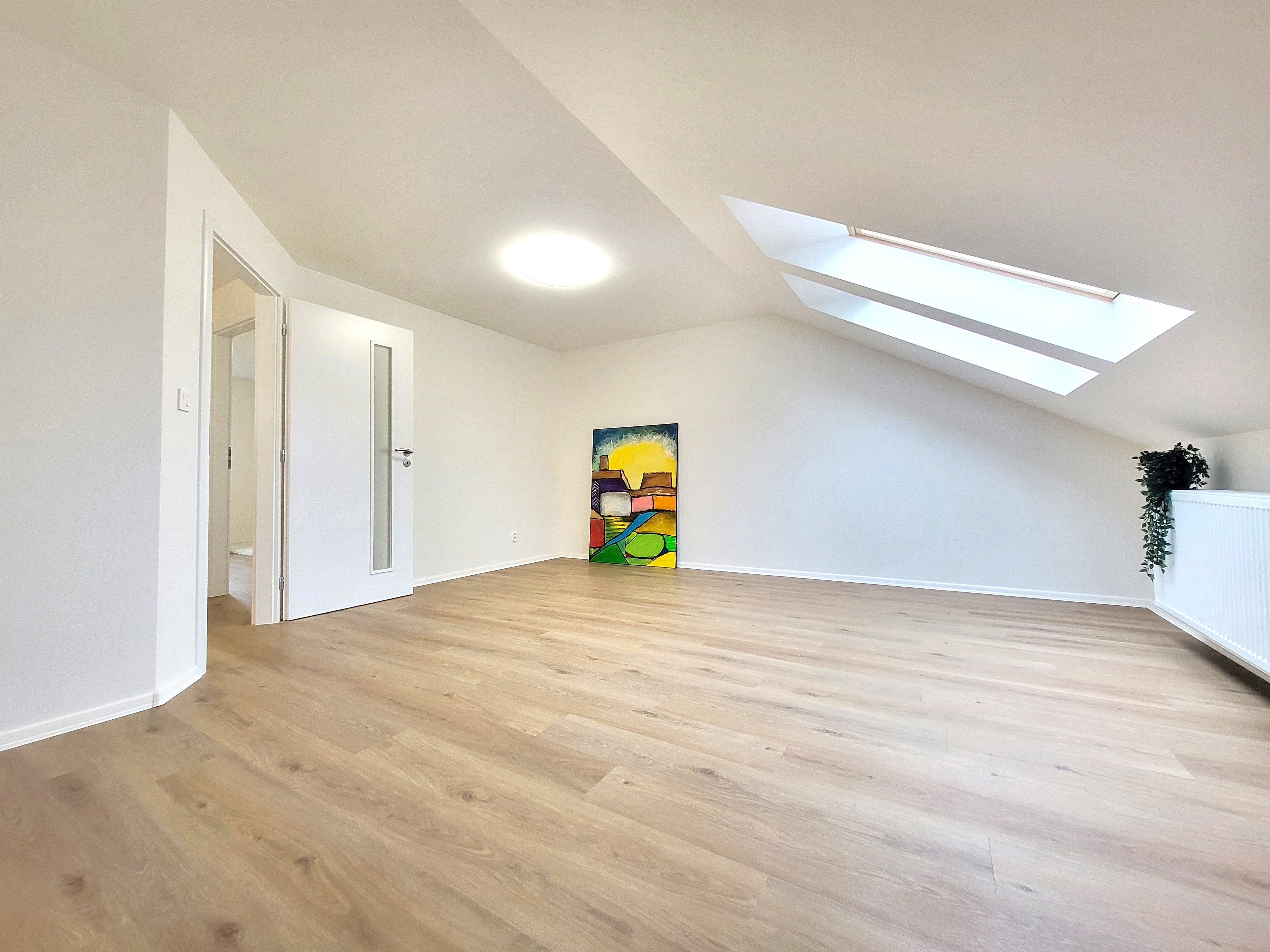 Dům 4+kk Tlučná, fotografie z galerie