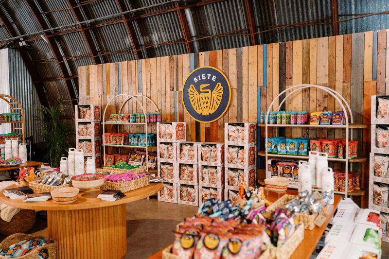 shop siete at juntos festival