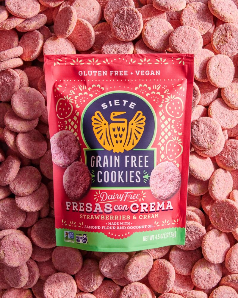 a package of fresas con crema cookie on a cookie background
