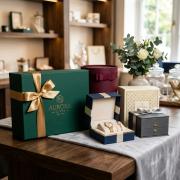 Premium Gift Presentation Boxes thumbnail 1