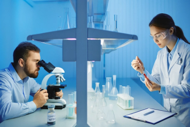 Mercado de trabalho para biomédicos: oportunidades e áreas em crescimento