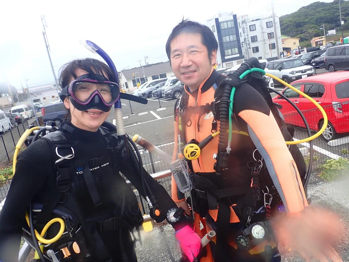 PADIオープン・ウォーター・ダイバー講習の認定ダイブを終えた三浦の海でのダイバー