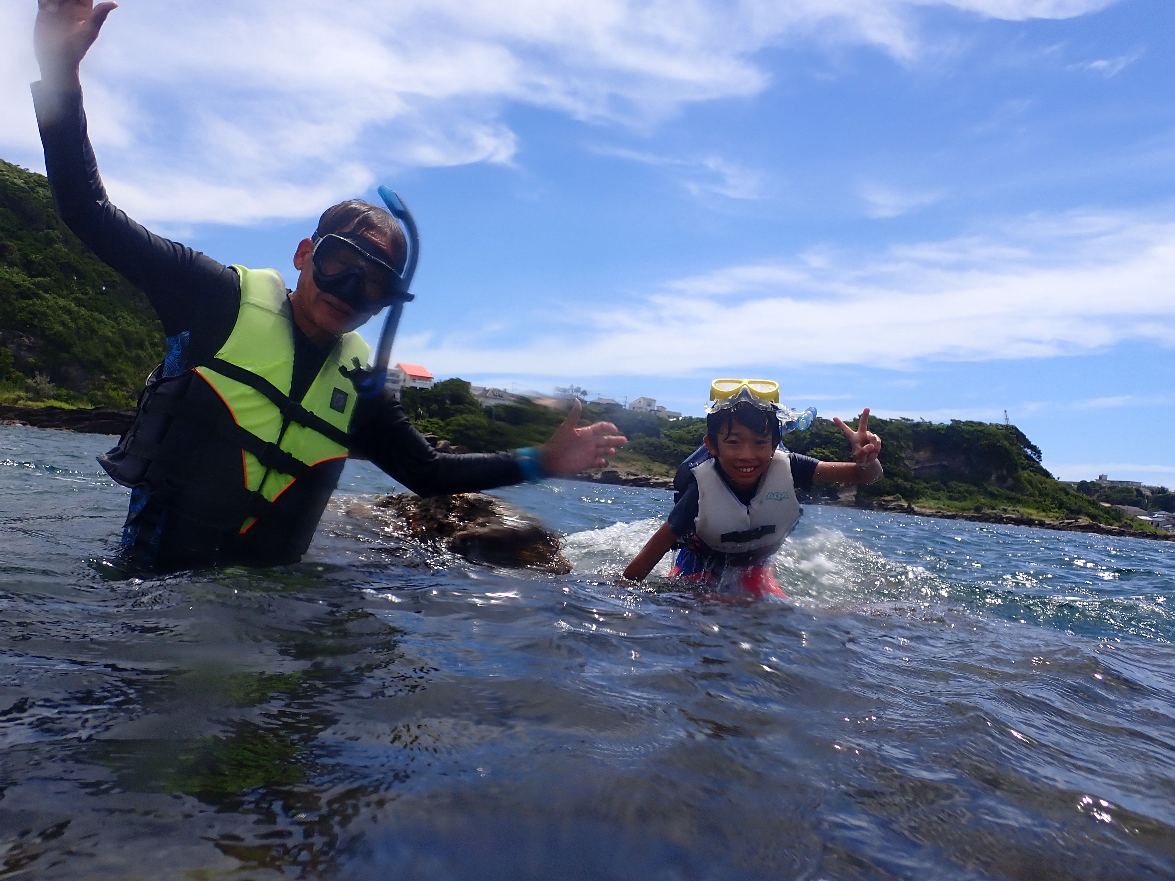 最高の夏休み！おじいちゃんとお孫さんが挑戦した、三浦でのスノーケリング体験。
