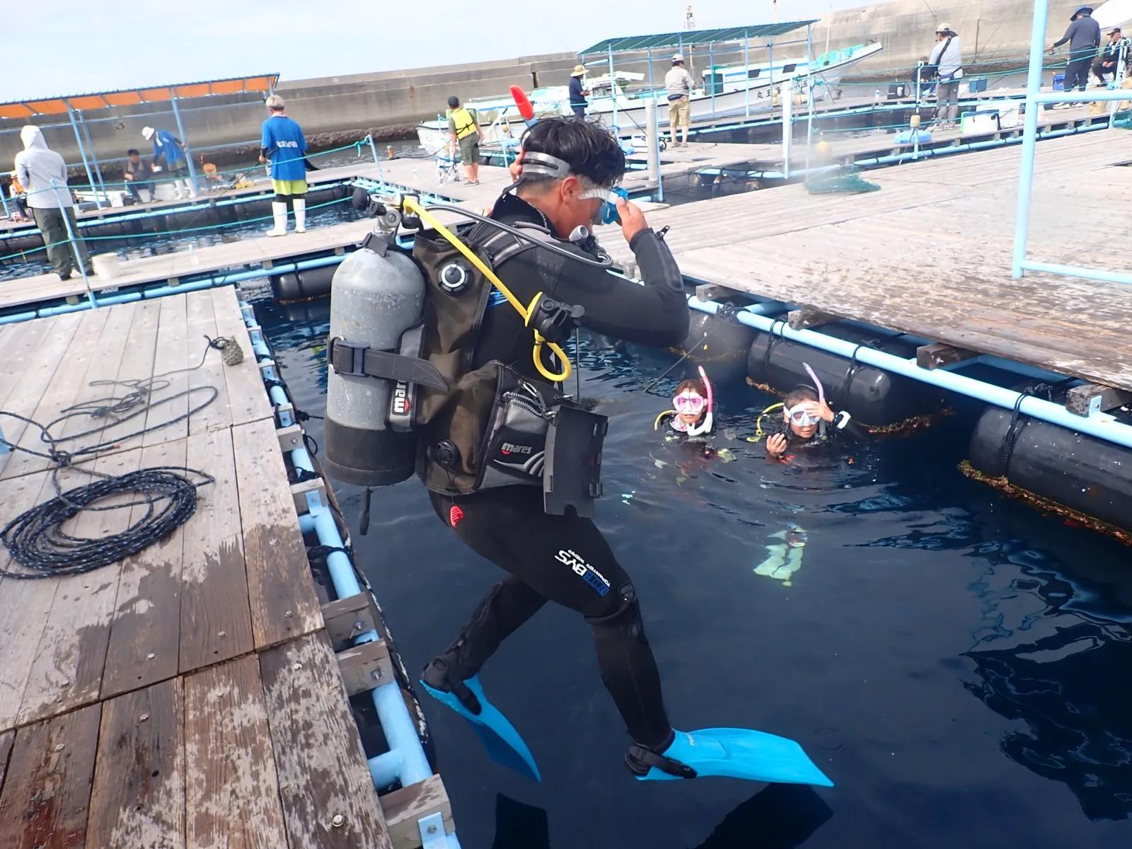 水底19度・透明度15mの三浦——筏から潜るボートダイビングとPADI AOW講習