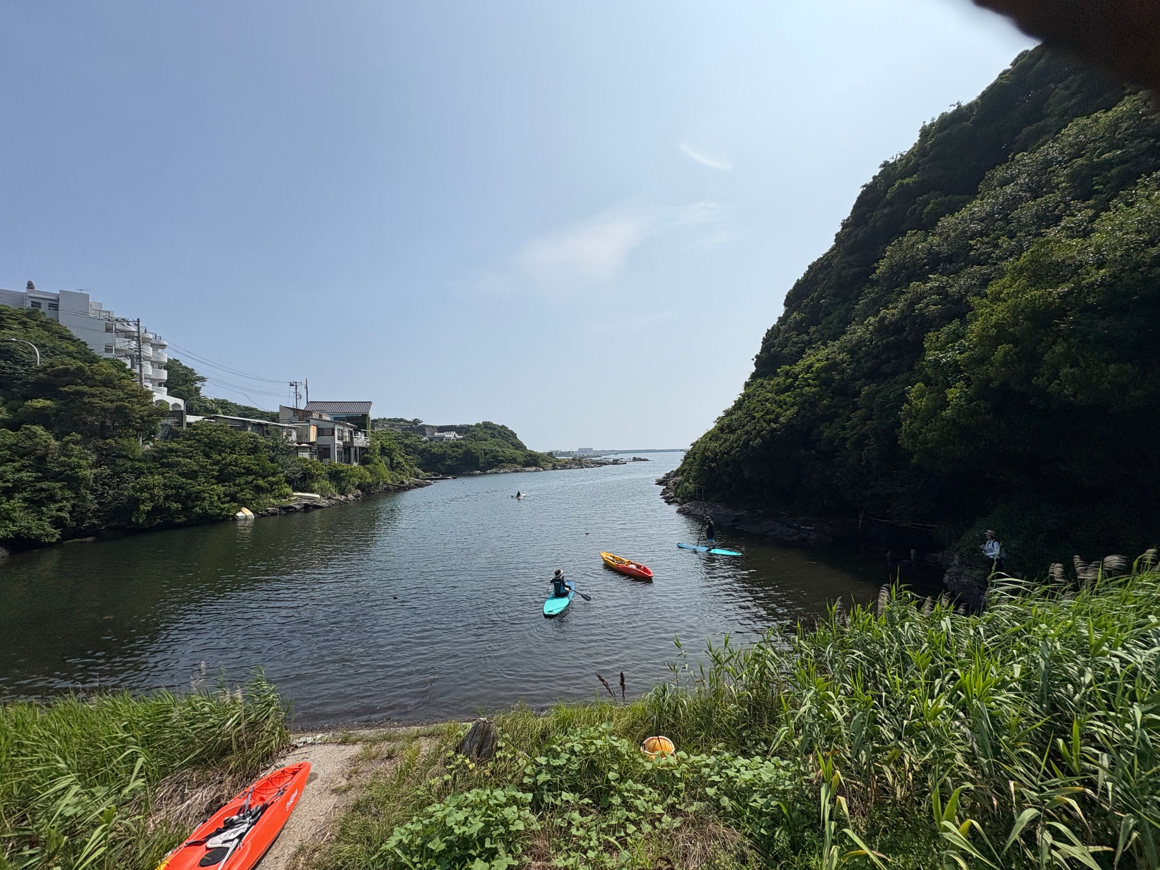 穏やかな夏の海で過ごした特別な一日 - セルフダイビングとSUPが織りなす海辺の物語