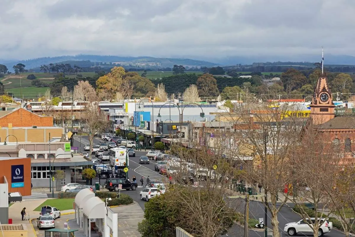 Elevated view over a busy street in Traralgon