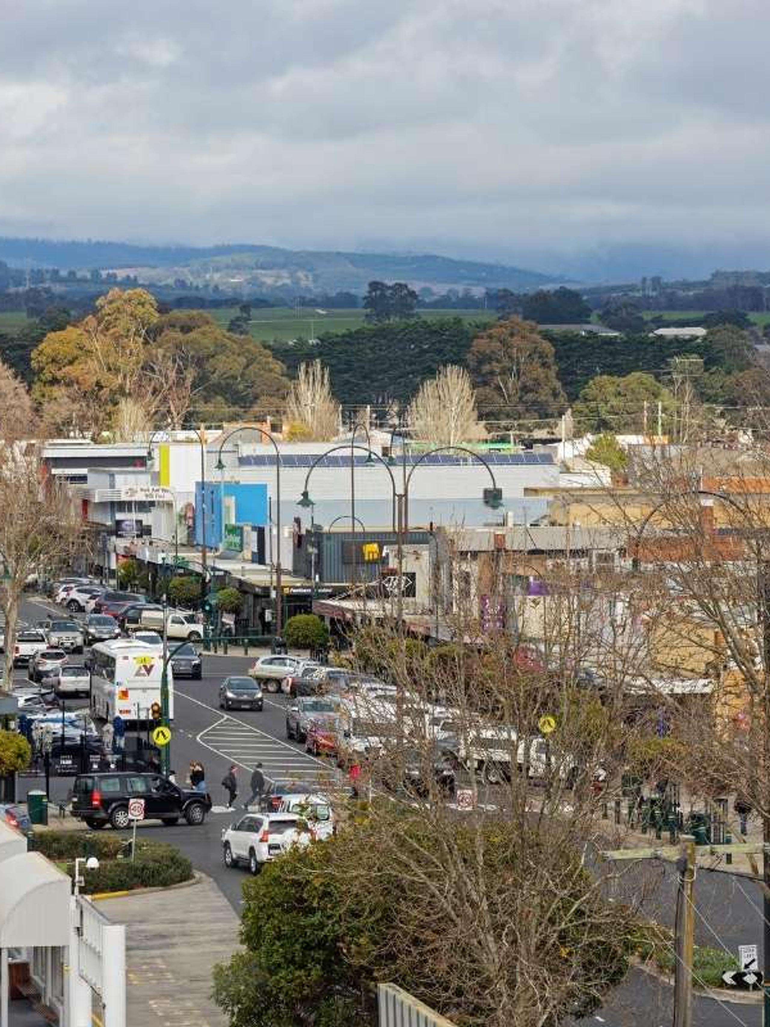 Elevated view over a busy street in Traralgon