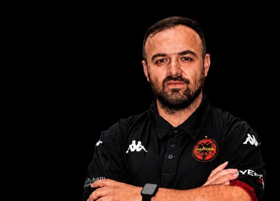 17 players left. Now Dandenong Thunder have their coach and he's one of their own