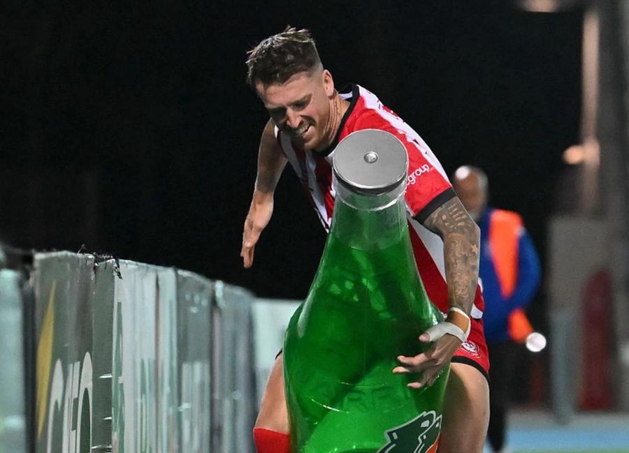 Lakeside worldie, inflatable bottles and Hume’s title warning
