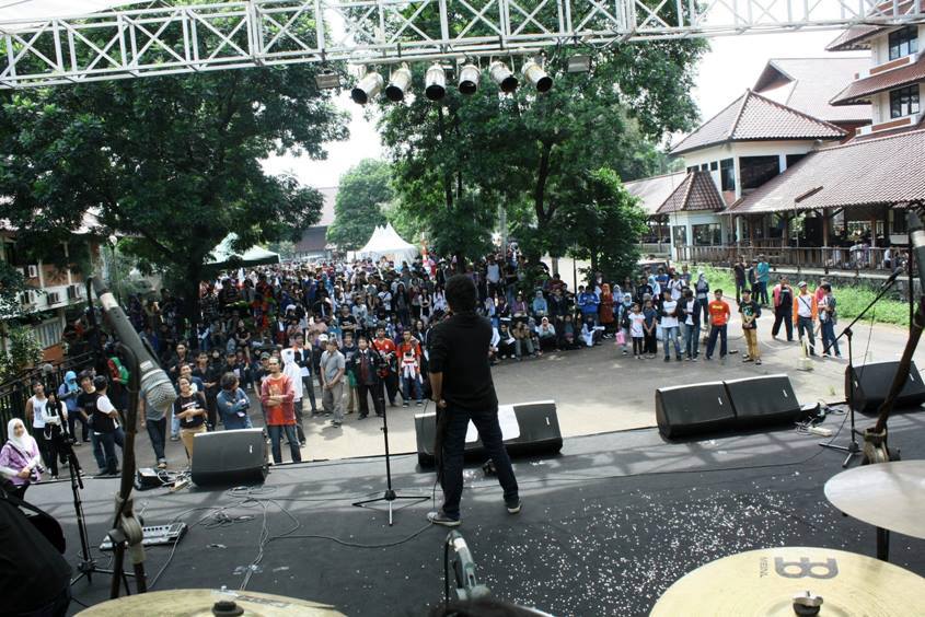 Floating Material Live at Gelar Jepang UI 2013