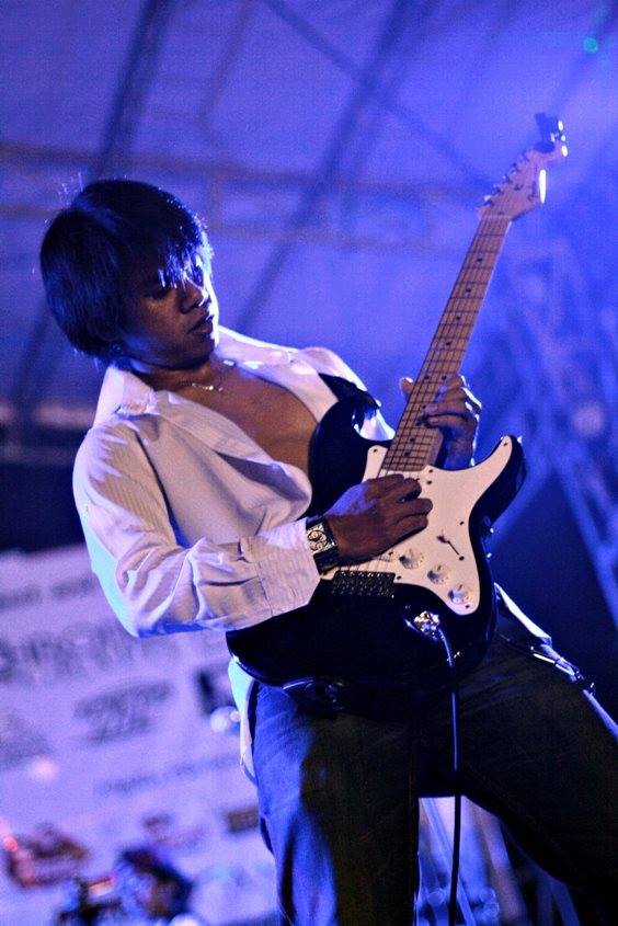 Robert with Floating Material Live at Japan Fair Unsada 2014