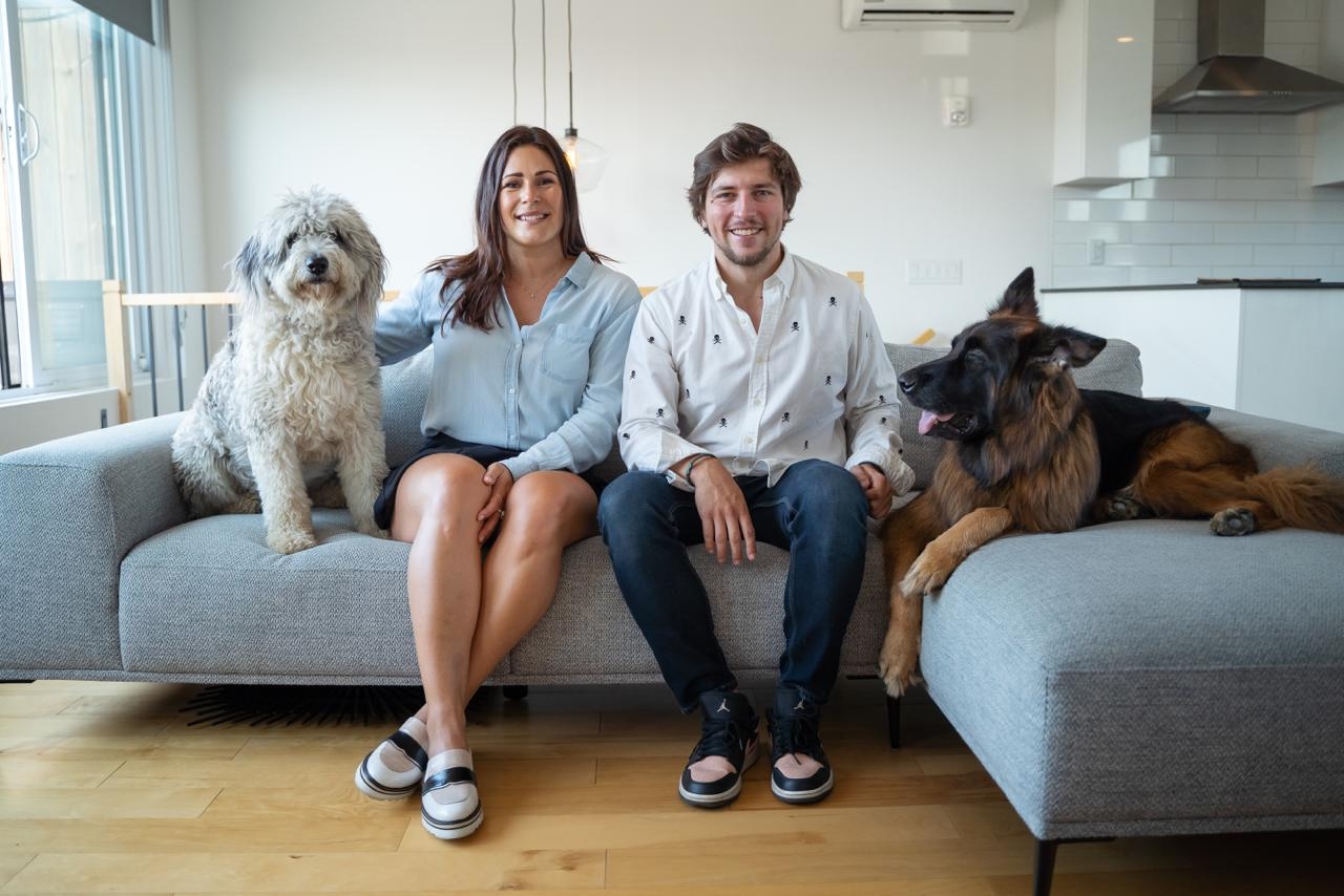 Équipe Radu et Audrey avec des chiens