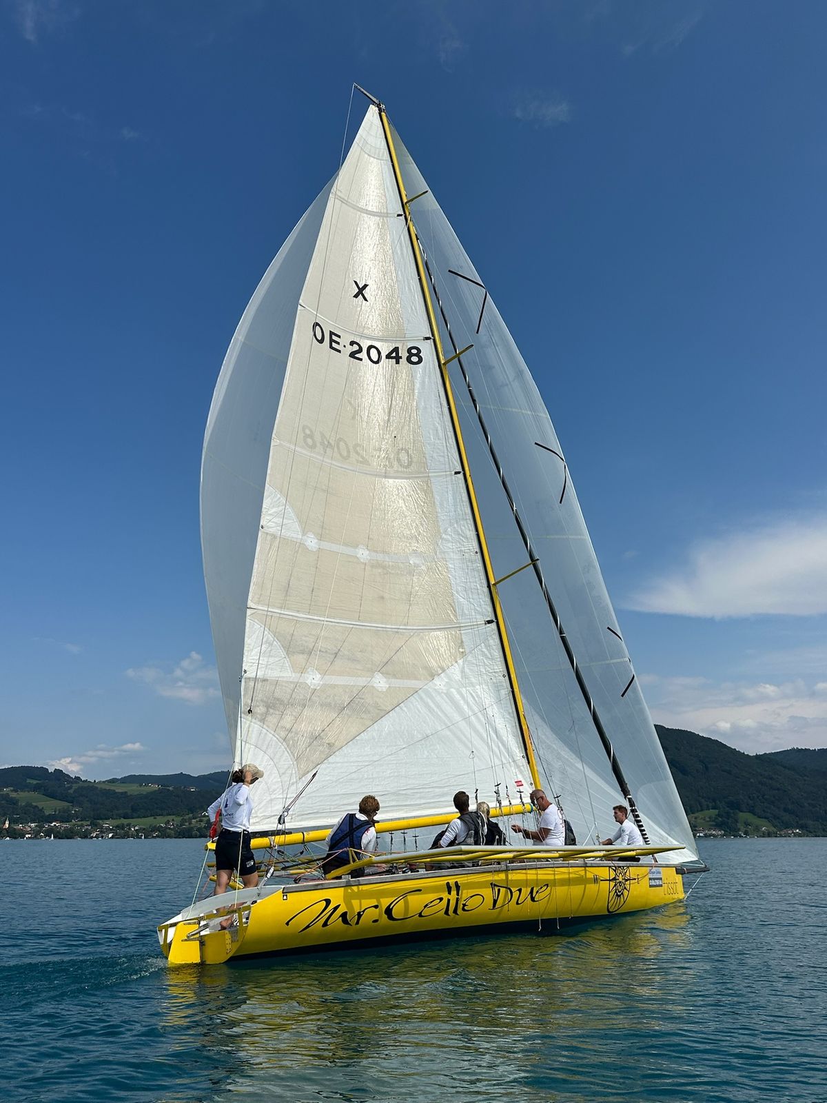 Mr. Cello Due under full sail on Lake Attersee, sail number OE-2048