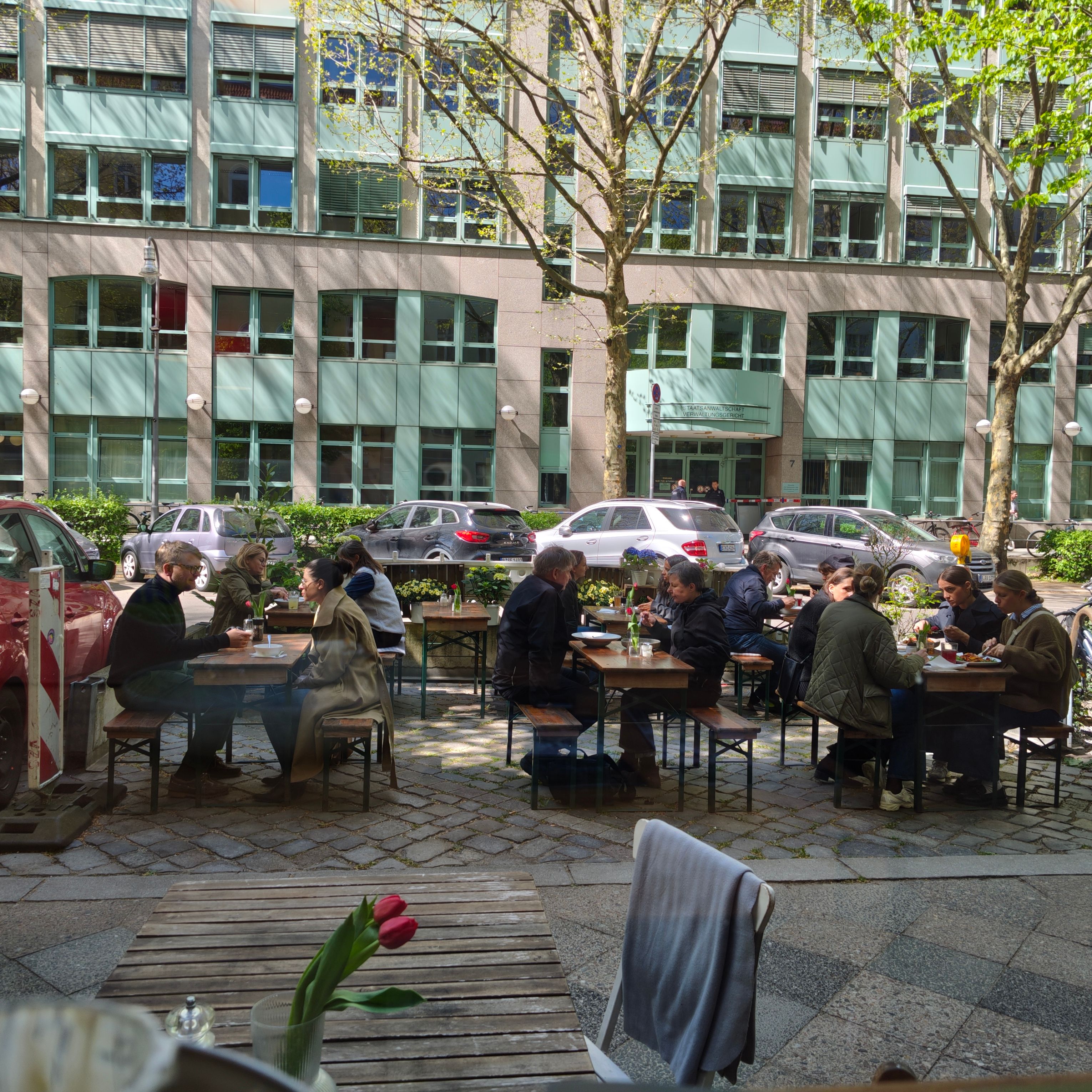 Photo 3 of Zwölf Uhr Mittags, Berlin
