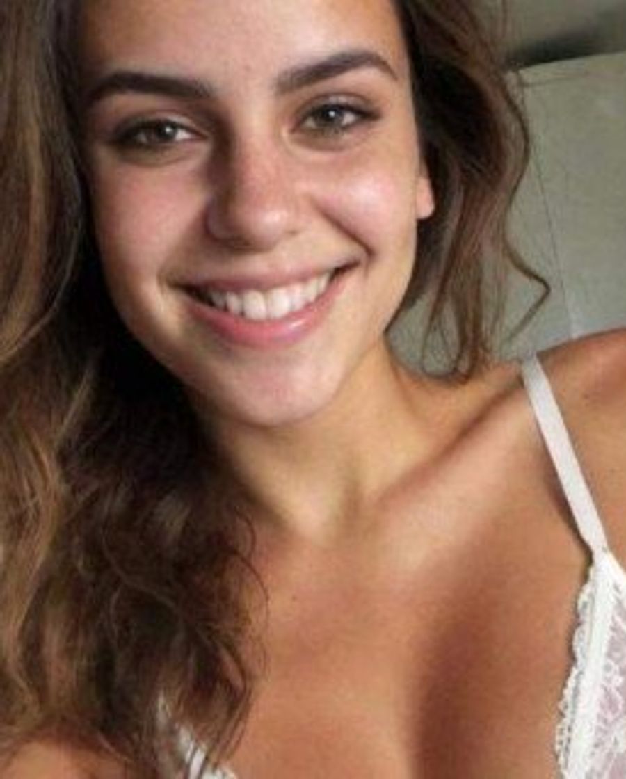 Nermine, 22 ans