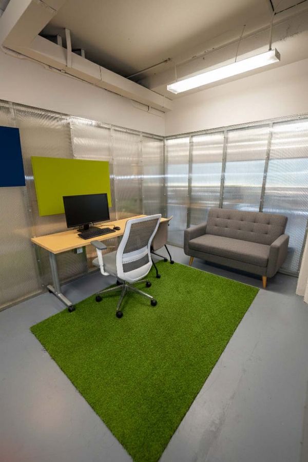 Hub Coworking — AI virtual staging