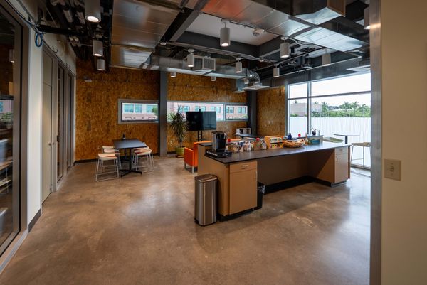 Hub Coworking — Spaces