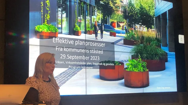 Ebba Friis Eriksen er nestleder i NKF plan og miljø. Her fra EFFs høstseminar. Foto: NKF