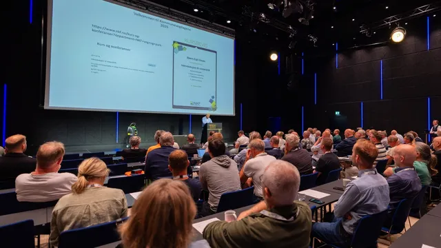 Det var mange gode og lærerike foredrag fra scenen.